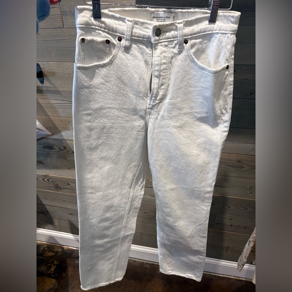 Abercrombie & Fitch 90’s Straigh White Jeans